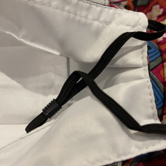 6/$20 New Grey’s Anatomy face mask - Picture 5 of 5